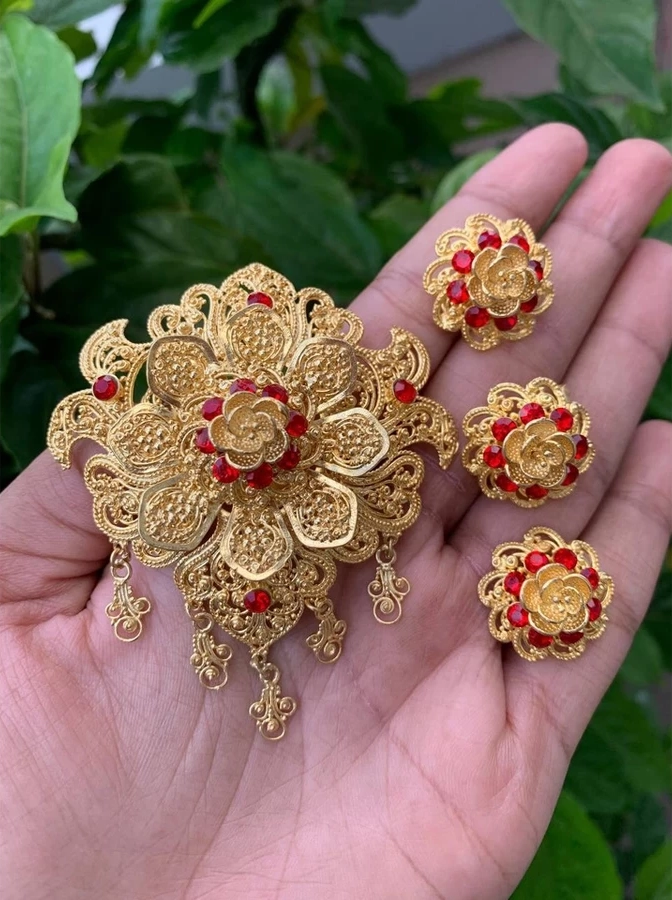 Balinese Kebaya Brooch Set — Gold-Plated Crystal Flowers (Brooch, Ring & Earrings)