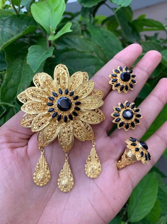 Balinese Kebaya Brooch Set — Lotus (Tunjung) Motif, Gold-Plated Crystal (Brooch, Ring & Earrings)