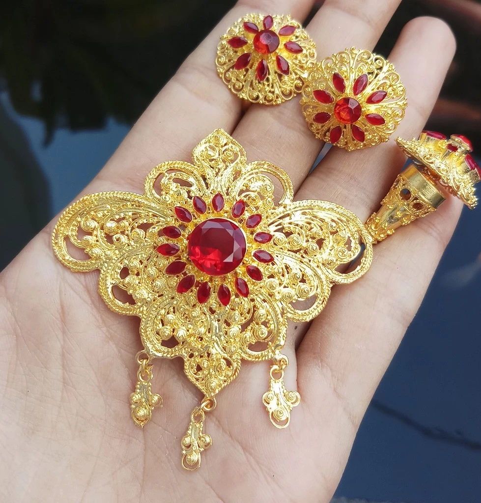Balinese Kebaya Brooch Set — Diamond Scroll Flower (Pakis) Motif, Gold-Plated Crystal (Brooch, Ring & Earrings)