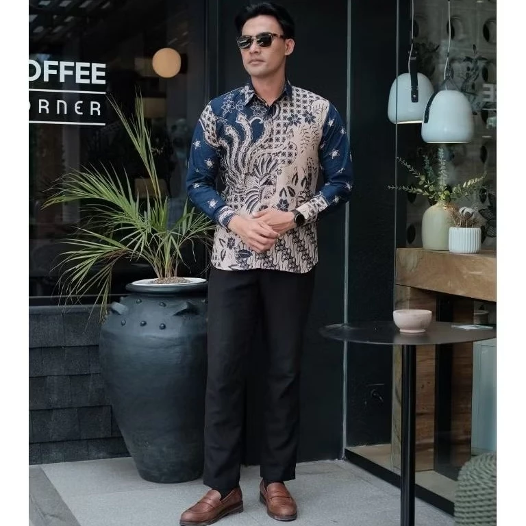 Nusa Weave Studio Arana Navy Lined Cotton Batik Shirt