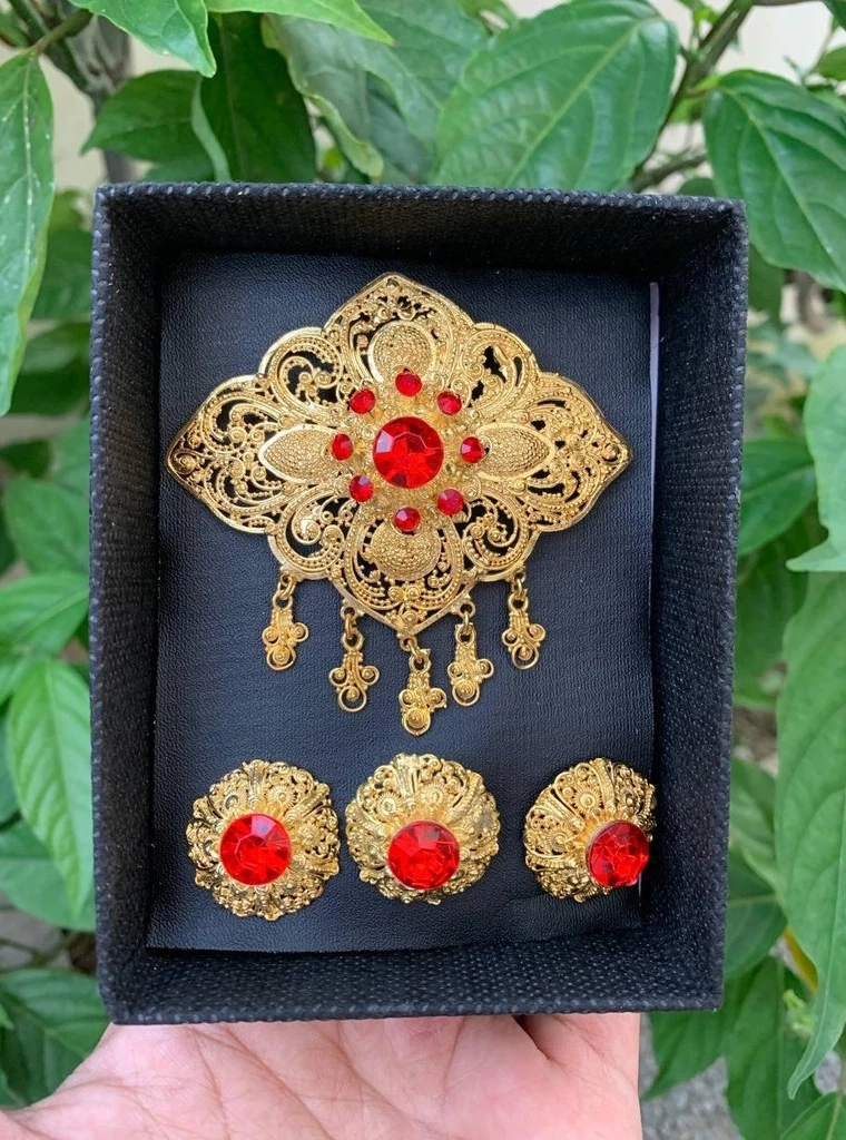 Balinese Kebaya Brooch Set — Rhombus (Wajik) Zircon Motif, Gold-Plated Crystal & Pearl (Brooch, Ring & Earrings)